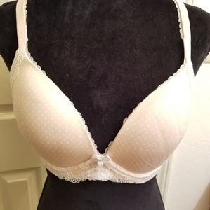 Body By Victoria No Wire Bra Size 38B